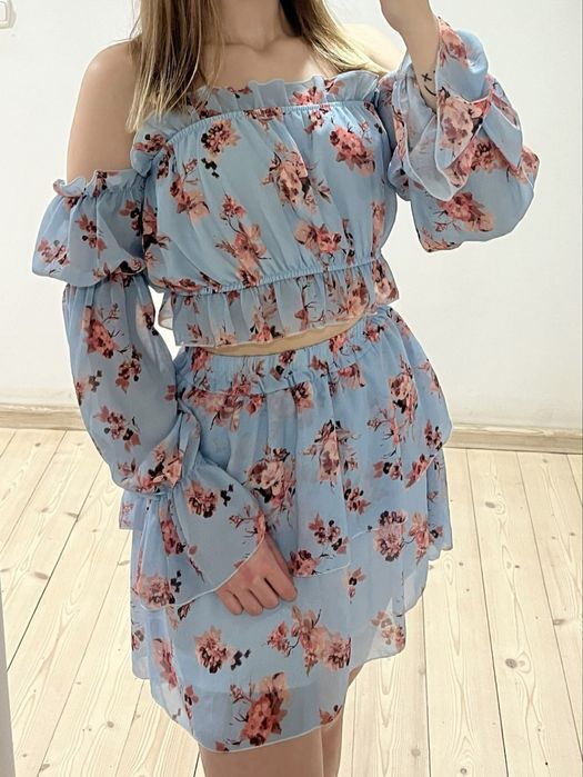 Dwuczęściowy komplet top i spódniczka