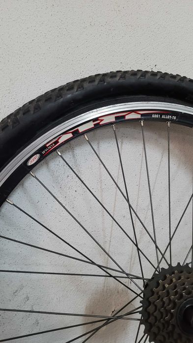 Roda 26 FEEL com pneu Michelin