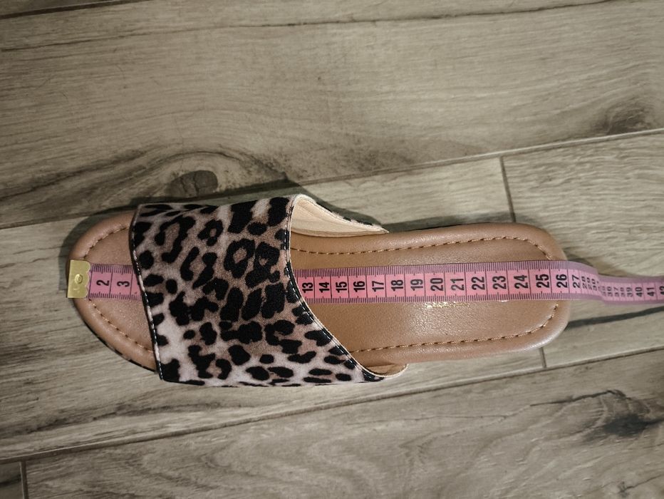 Klapki na koturnie w panterkę 41 nowe