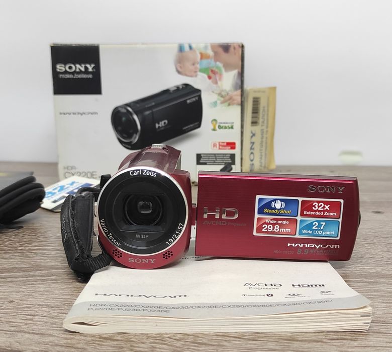 Видеокамера Sony Handycam HDR CX220E Red