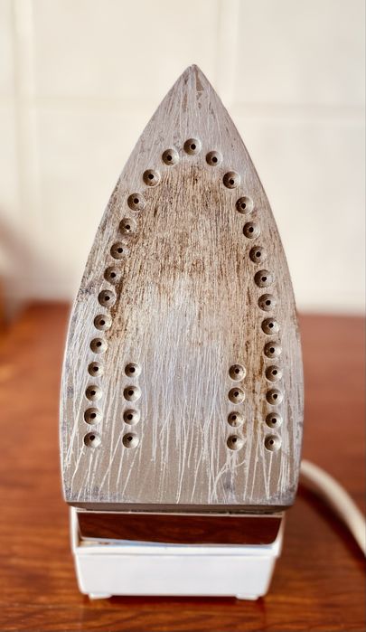 Ferro de engomar MTEC