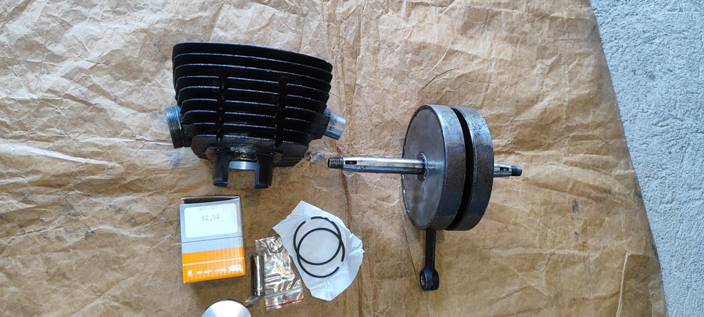 Cylinder wał po regeneracji WSK 125 silnik tłok ALMOT AK 20