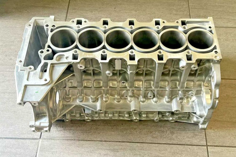Blok cylindrów silnika BMW N55 7 585 986 - ORYGINALNY NOWY