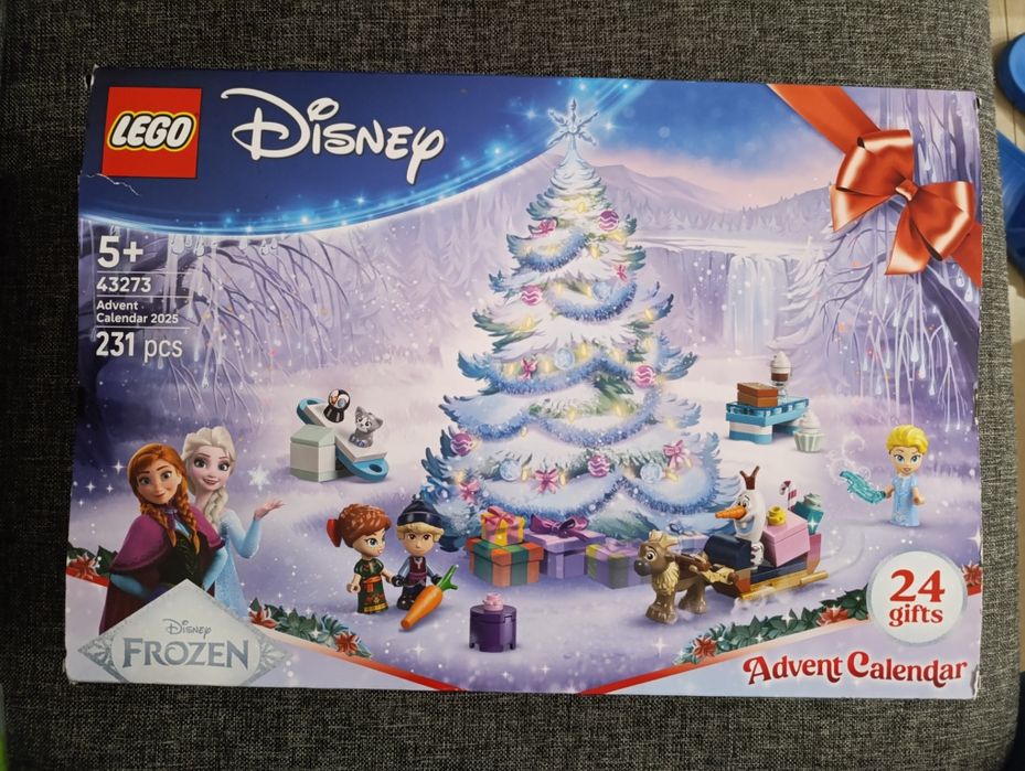 LEGO 43273 kalendarz Kraina Lodu