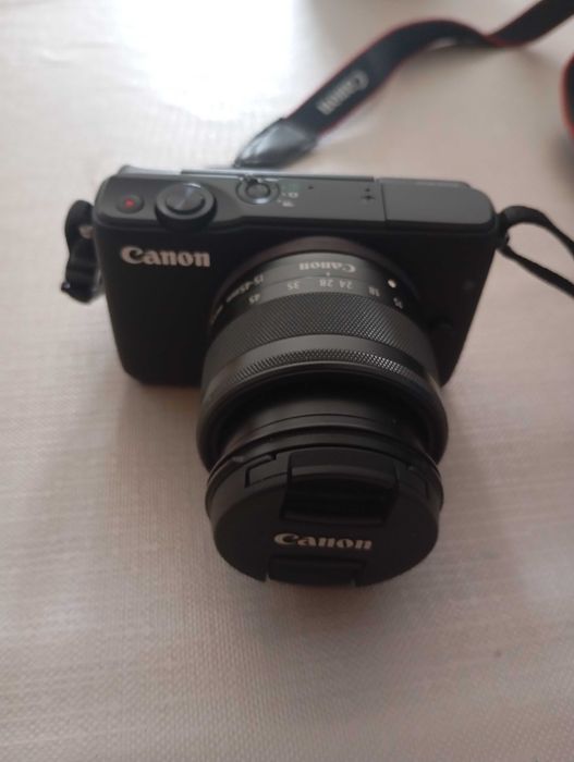 Máquina fotográfica Canon EOS M10