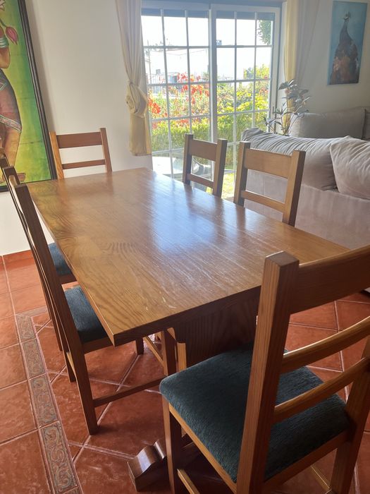 Mesa de jantar com 6 cadeiras