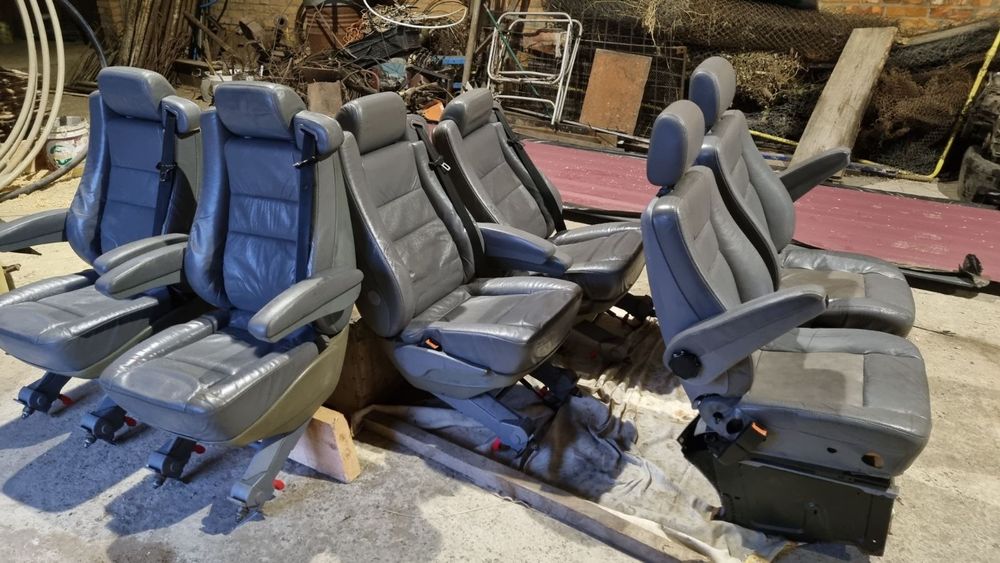 Продам оригинальниє кожаниє сидушки Мерседес Вито