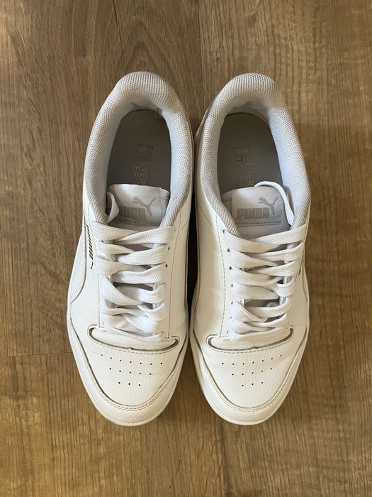 Білі кросівки Puma