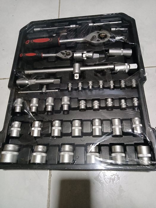 Mala ferramenta com rodas