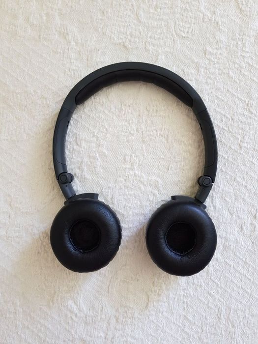 Headphones AKG K450 Over-the-Ear Premium Foldable Mini Ear-Cup c/ Bols