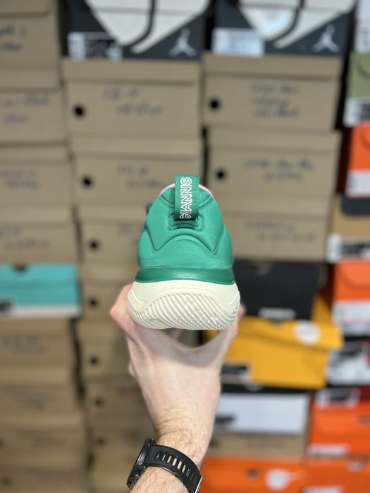 Нові оригінальні баскетбольні кросівки Nike Giannis Immortality 3 49.5