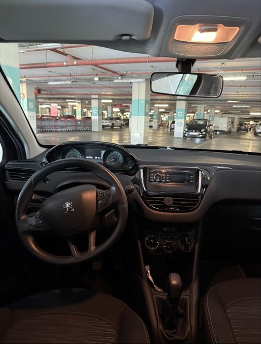 Pegueot 208 com 130,000km 1.2 gasolina aceito retoma ou troca