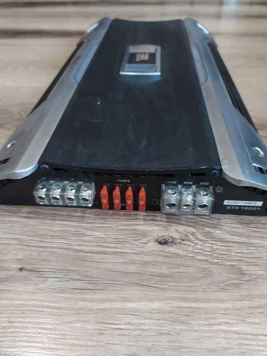 JBL GTO 14001- сабвуферный усилитель класса D.