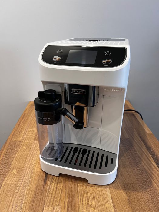 Ekspres do kawy DELONGHI Magnifica Plus rok gwarancji producenta!!!
