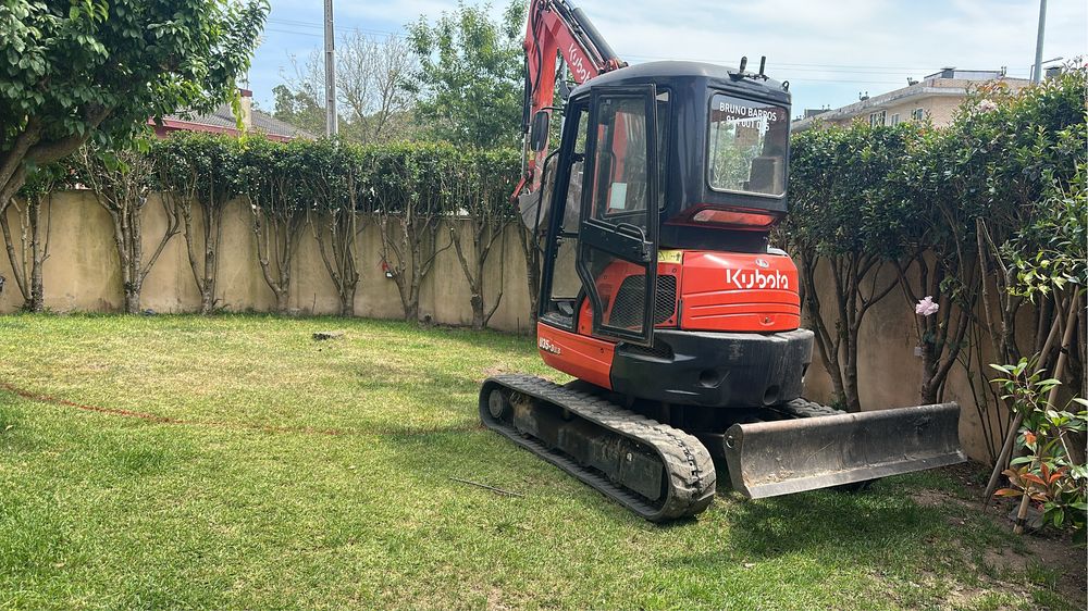 Serviço de mini giratoria