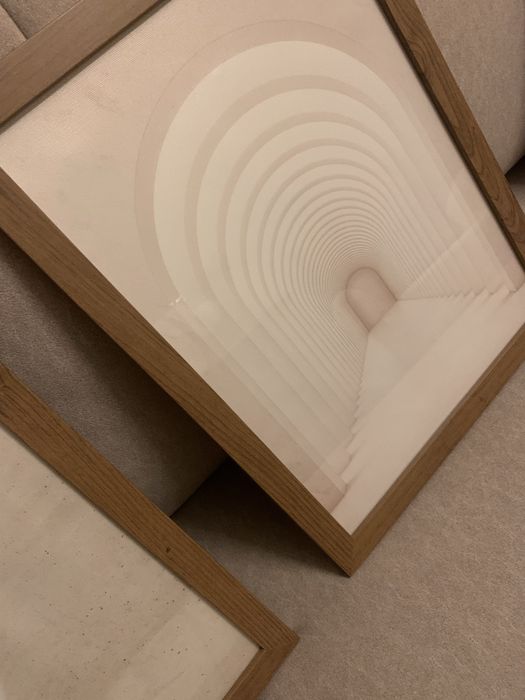 Dwie ciemnobrązowe ramki drewniane 30x40 cm