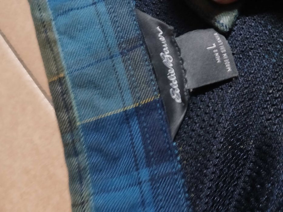 Camisa ao xadrez, em tons de azul e verde de poliester