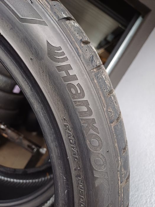 205/45/17 Sprzedam parę opon letnich Hankook
