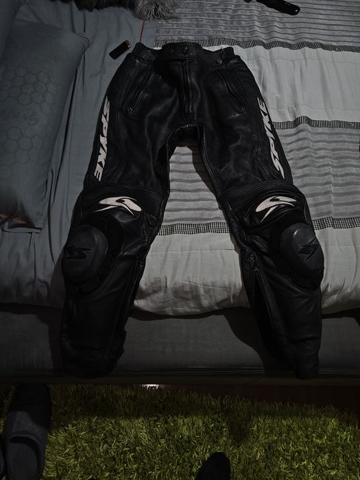 Motorcycle Pants in Good Condition64751956223105121
