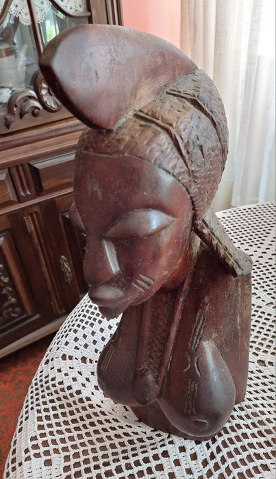Busto de Negra - arte africana em madeira