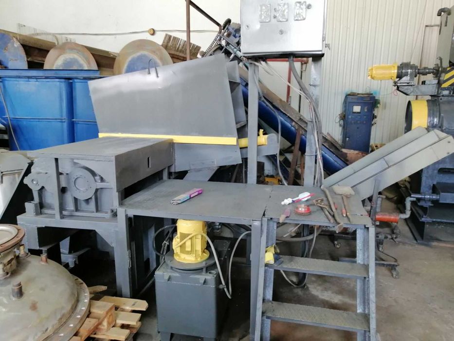 Шредер для твёрдого пластика, труб, литника