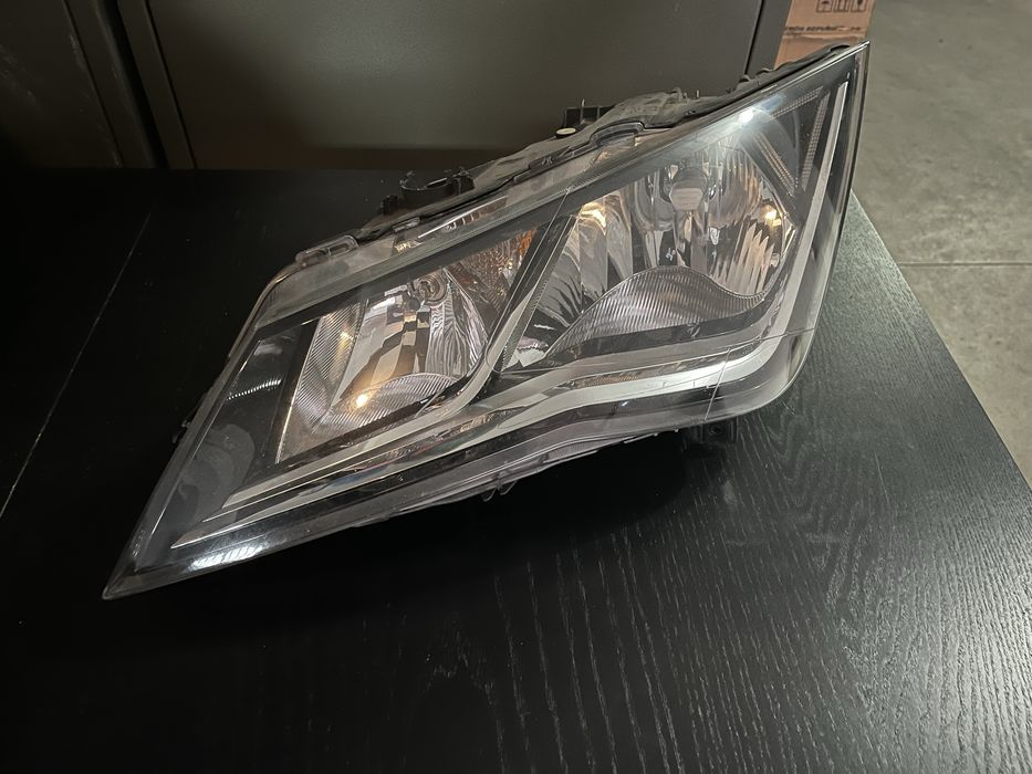 Farol direito seat leon 2019 5F