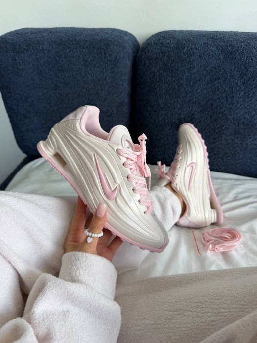 Кросівки Кроссовки NIKE SHOX R4 PINK FOAM  PEARL PINK Розовый Рожевий Кросовки демісезон