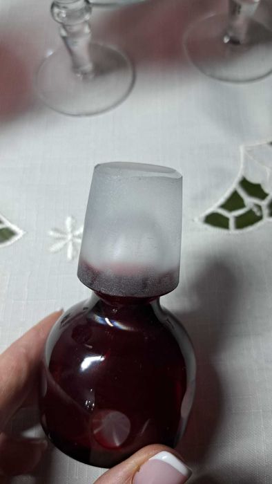 Rubinowa Kryształowa Karafka  plus  4 kieliszki