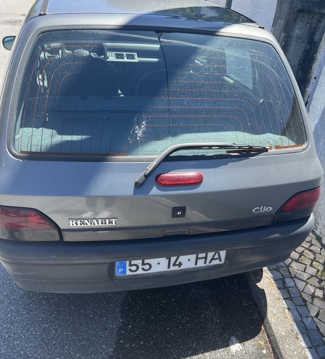 Automovel a gasolina -Renault Clio -