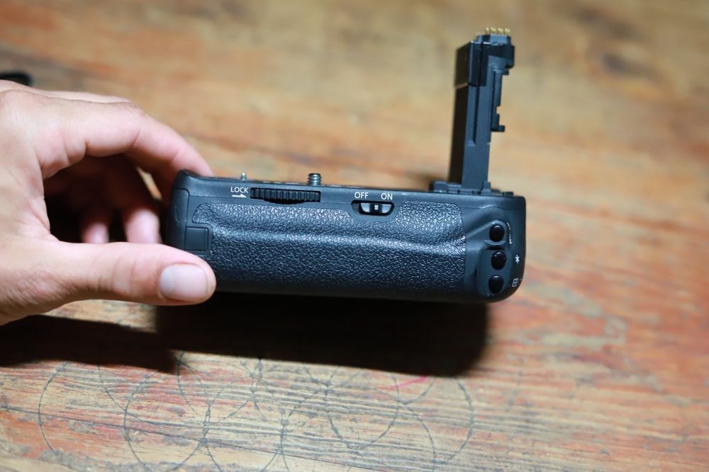 Punho vertical grip canon 6d mark 2 battery