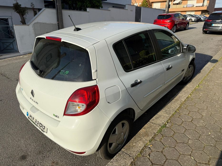 Renault Clio — fotografia 2