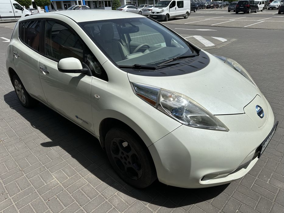 Nissan Leaf 2011, електро, автомат