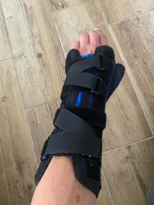 Orteza na lewą rękę