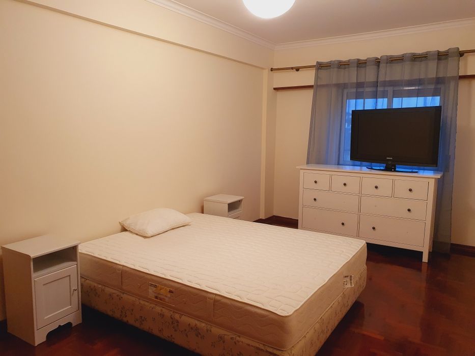Alugo quarto individual com contrato