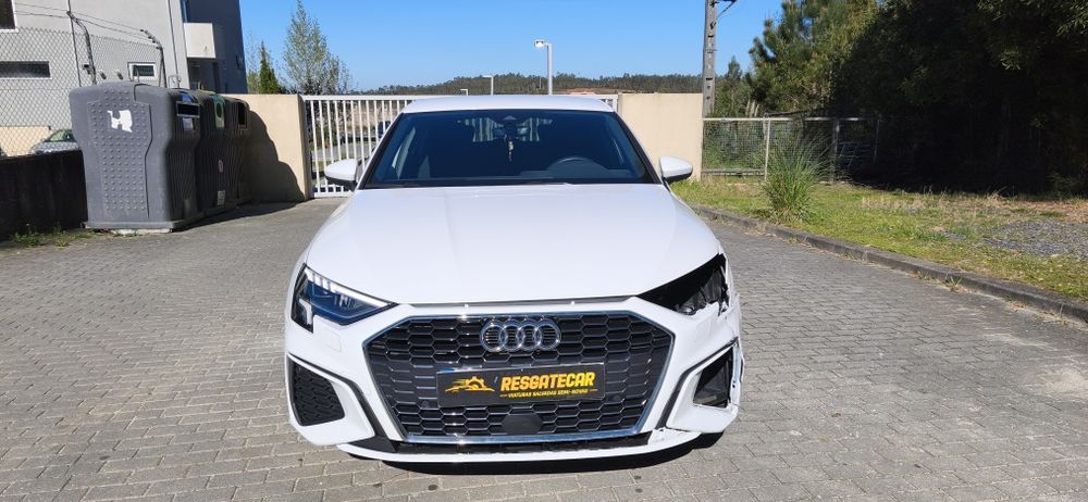 Audi A3 S-line híbrido plugin salvado