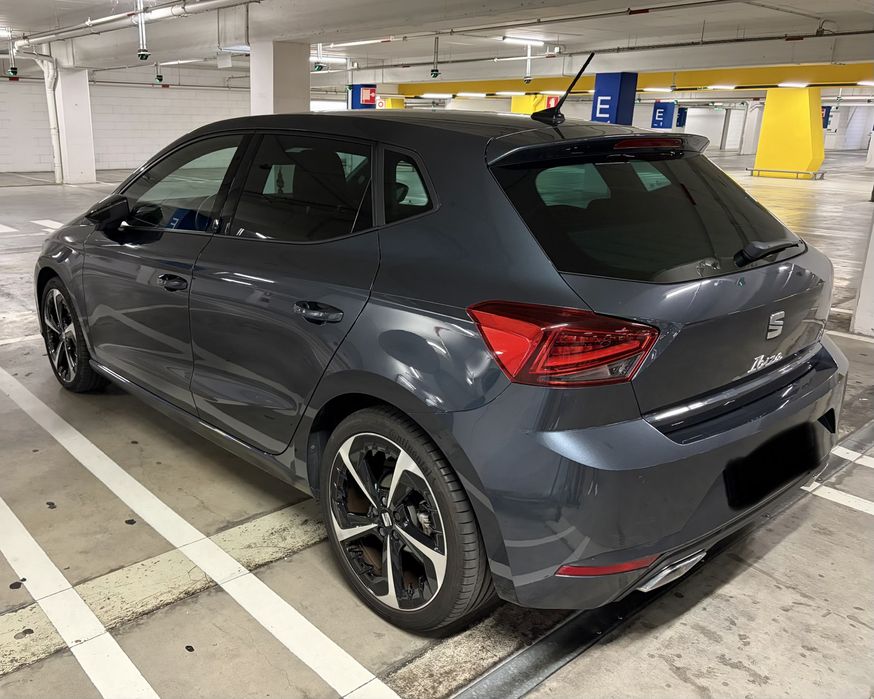 SEAT Ibiza 1.0 TSI 110cv FR — 2024 Cinzento Magnetic Tech | Interior Le Mans Azul Escuro | 16 mil km