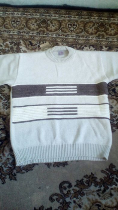 Продам свитер мужской.