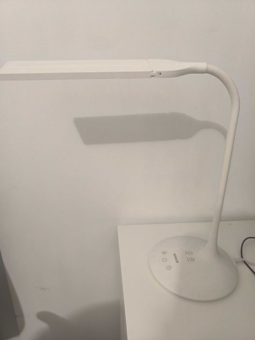 Настольная лампа Maxus