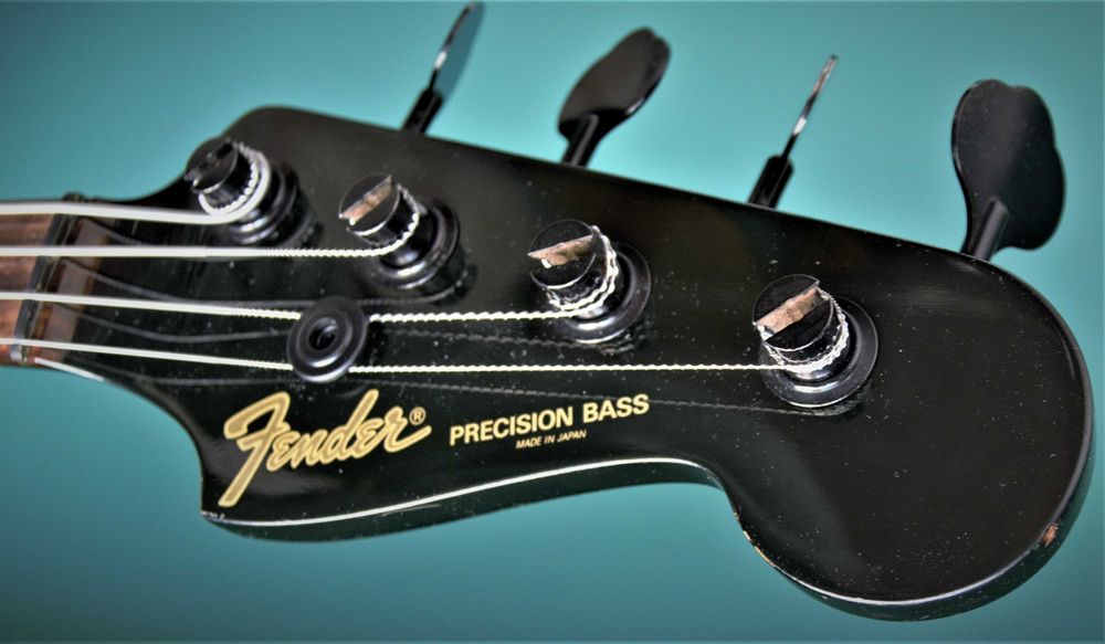 FENDER Precision bas  made in japan