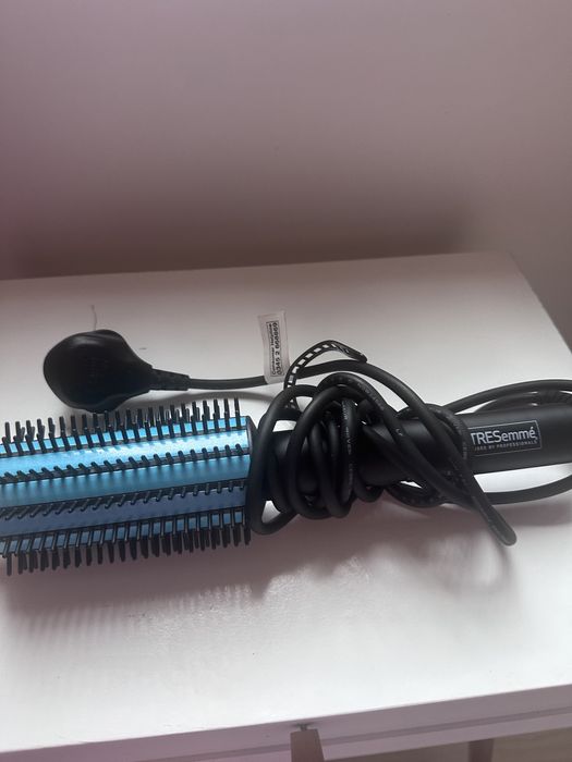 Tresemme щітка-плойка