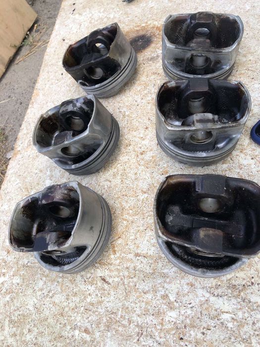 Продам поршень audi 2.8 fsi