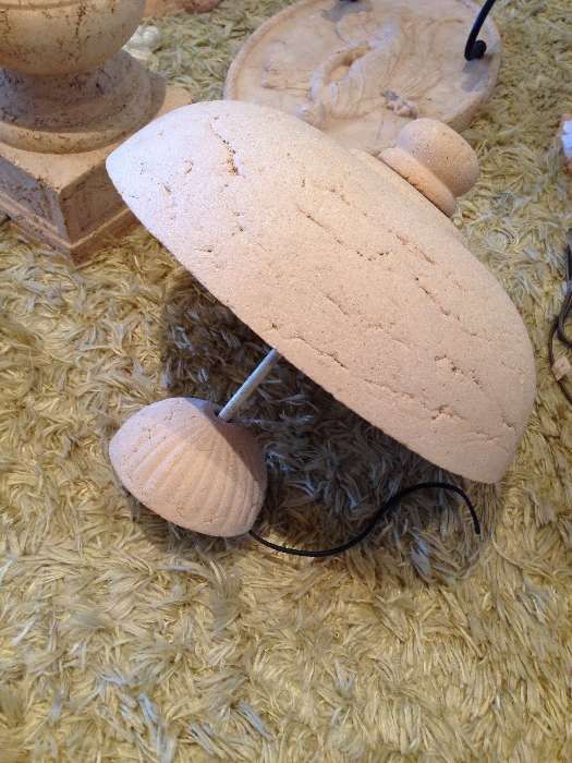 ANTIQUÁRIO-Candeeiros apliques em terracota, ferro forjado, cerâmica