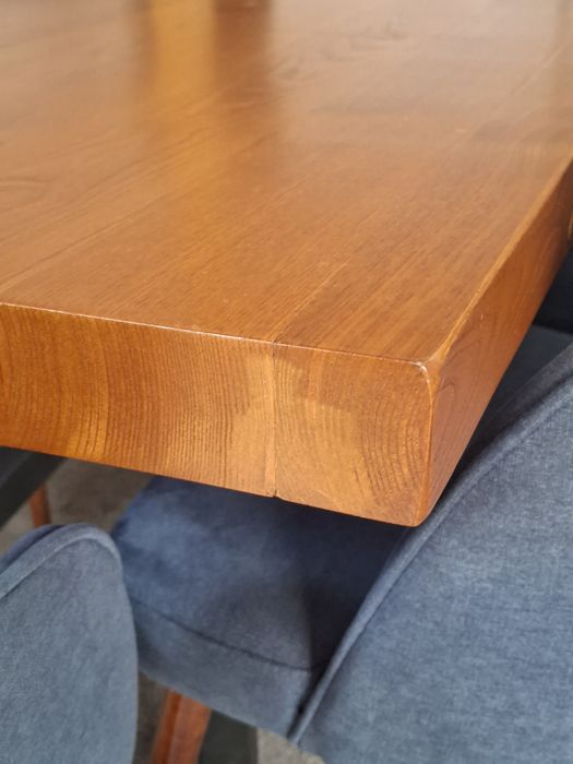 Mesa em madeira massiça