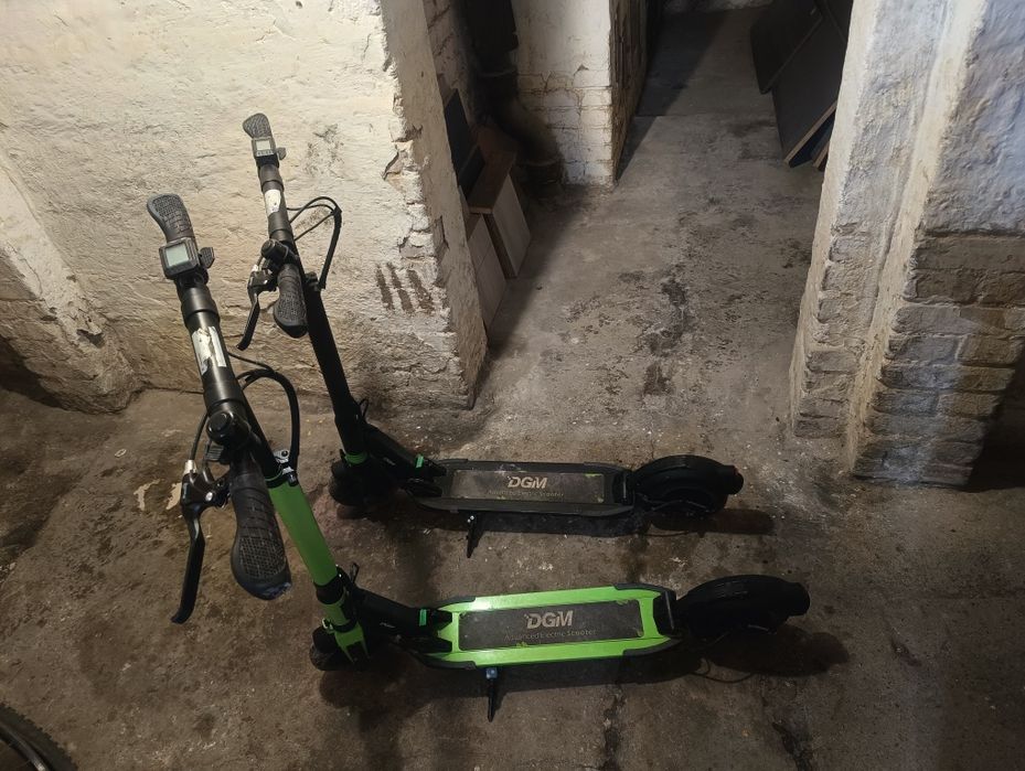 Dwie hulajnogi elektryczne DGM