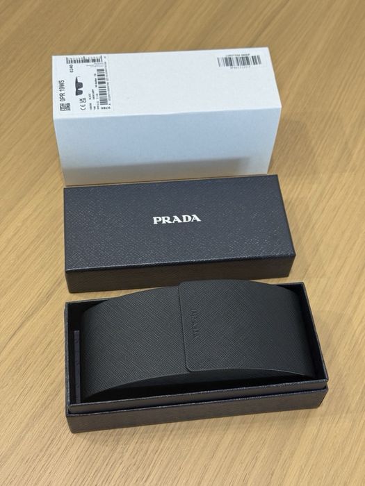 Okulary przeciwsłoneczne Prada – komplet, bardzo dobry stan