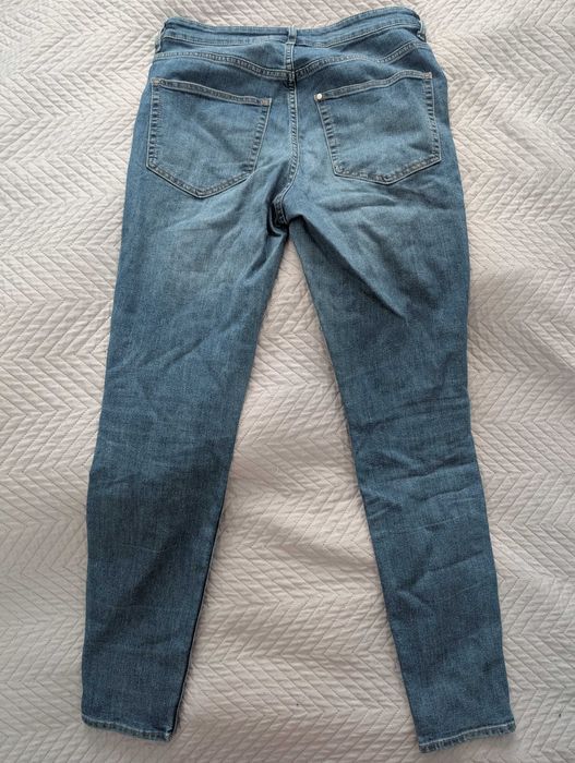 Jasne jeansy, skinny, H&M, rozmiar duże M, stan bardzo dobry
