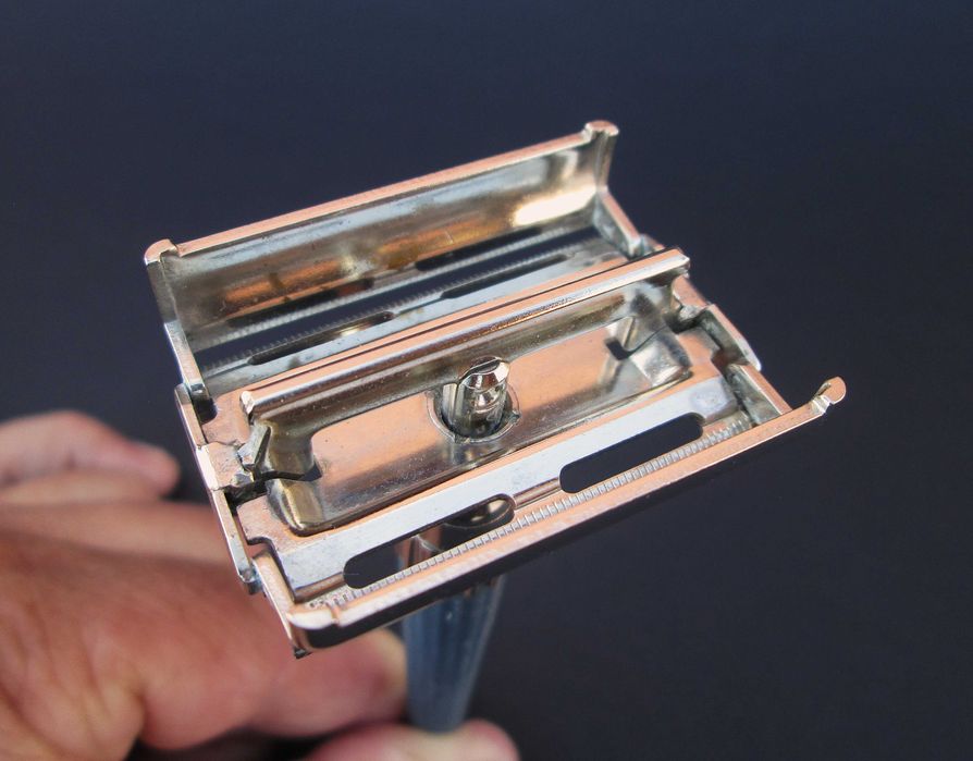 1974 (U2) GILLETTE Super Slim Twist Maquina de Barbear com Lamina