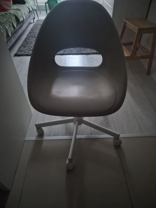 Dziecięce  krzesło  do biurka jak nowe