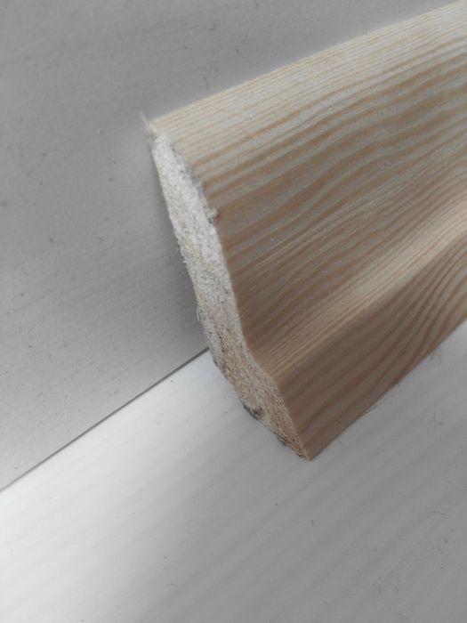 Listwy drewniane wykończeniowe -kątowniki drewniane