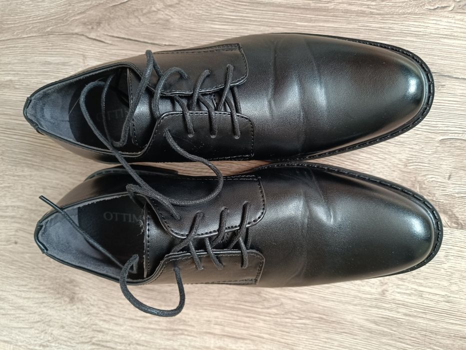 Czarne buty wizytowe r. 40 jak nowe
